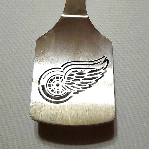 Detroit Red Wings NHL Hockey Sports BBQ Grilling Tool Set 3Pcs. - Picture 5 of 11